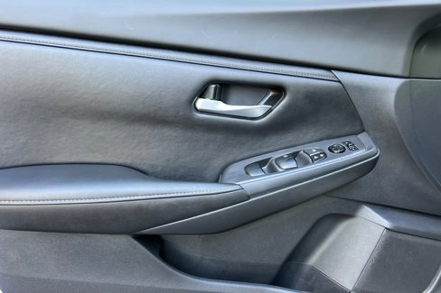 Used 2023 Nissan Sentra SV image 11