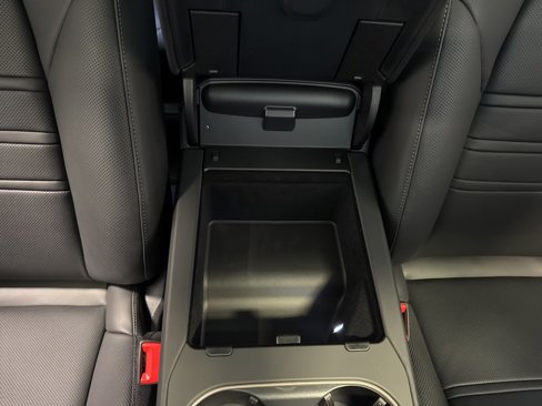 New 2025 Porsche Cayenne Turbo image 24
