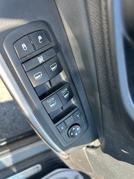 Used 2021 Jeep Cherokee Limited image 15