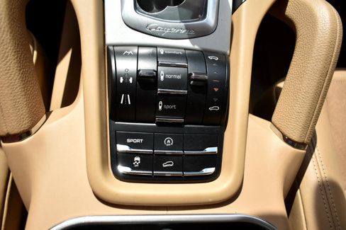 Used 2013 Porsche Cayenne GTS image 37