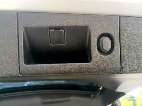 Used 2019 Chevrolet Tahoe LT image 18