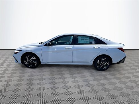 New 2025 Hyundai Elantra SEL image 4