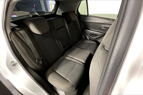Used 2022 Chevrolet Trax LS w/ Tint and Cruise Package image 36
