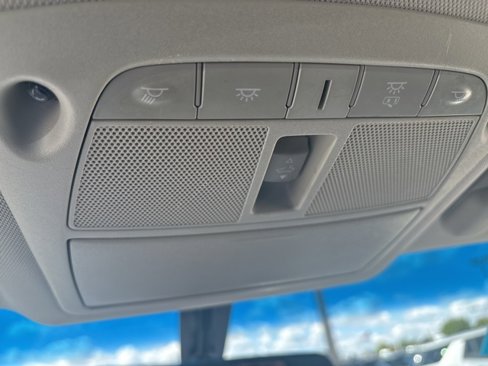 Used 2016 Nissan Pathfinder Platinum w/ Family Entertainment Package image 31