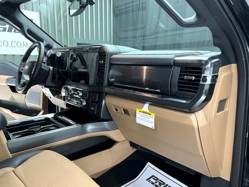 Used 2025 Ford F450 Lariat w/ FX4 Off-Road Package image 27