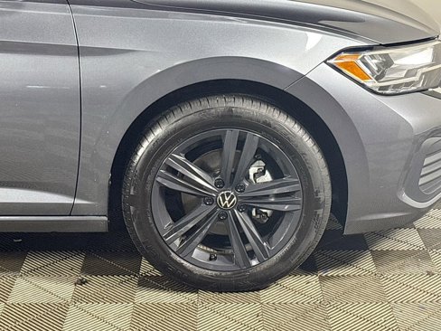 Certified 2024 Volkswagen Jetta SE image 23