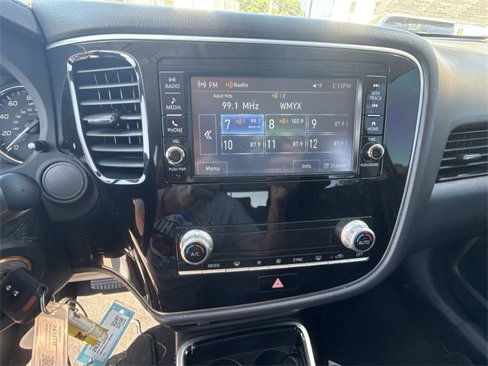 Used 2020 Mitsubishi Outlander ES image 11