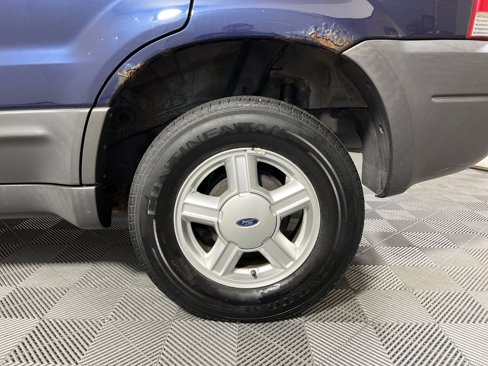 Used 2003 Ford Escape XLS image 16
