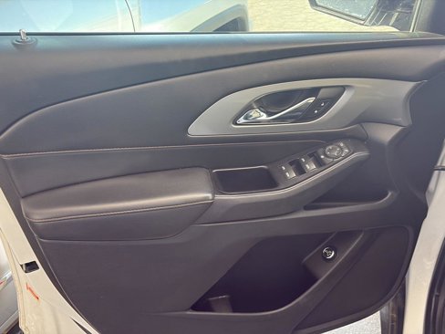 Used 2018 Chevrolet Traverse LT image 12