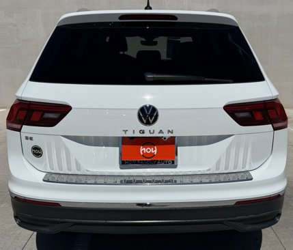 Used 2022 Volkswagen Tiguan SE w/ Panoramic Sunroof Package image 4