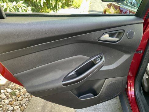 Used 2014 Ford Focus Titanium image 16