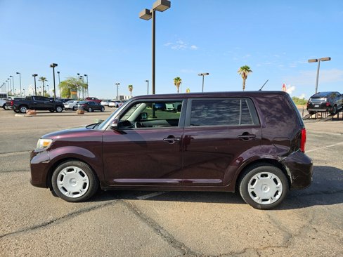 Used 2013 Scion xB image 2