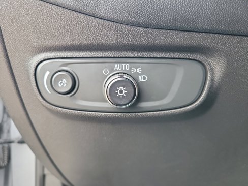 Used 2023 Chevrolet Equinox LT image 25