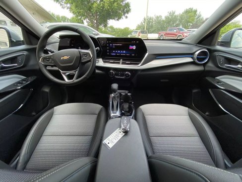 Used 2024 Chevrolet Trax LT w/ LT Convenience Package image 11