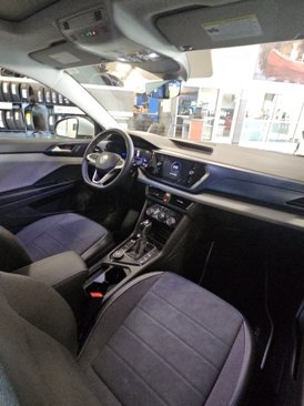 Used 2023 Volkswagen Taos SE w/ Panoramic Sunroof Package image 37