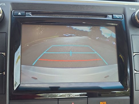 Used 2016 Toyota Camry XLE image 22