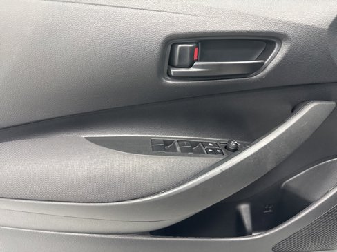 Used 2022 Toyota Corolla LE image 9