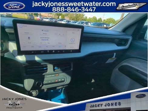 New 2025 Ford Maverick XLT image 18