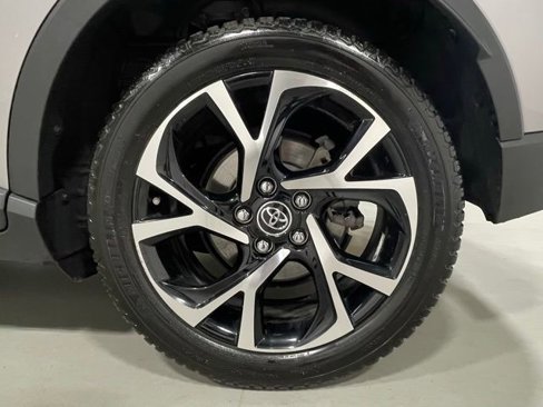 Used 2019 Toyota C-HR Limited image 19
