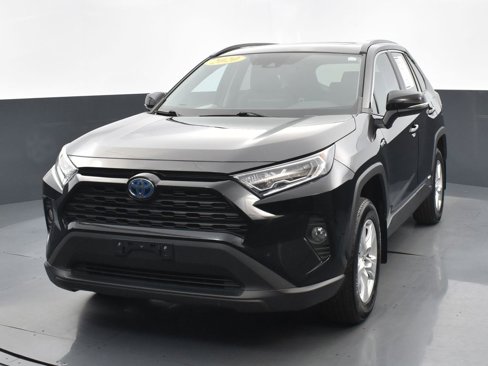 Used 2020 Toyota RAV4 XLE image 8