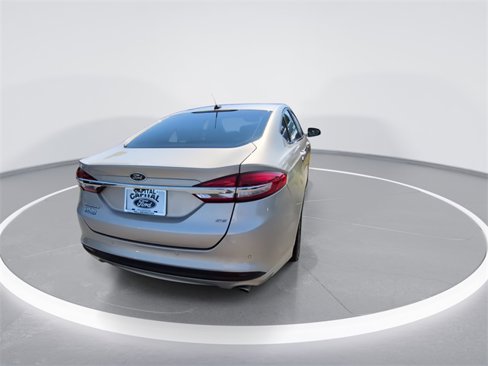 Used 2017 Ford Fusion SE w/ Fusion SE Technology Package image 7