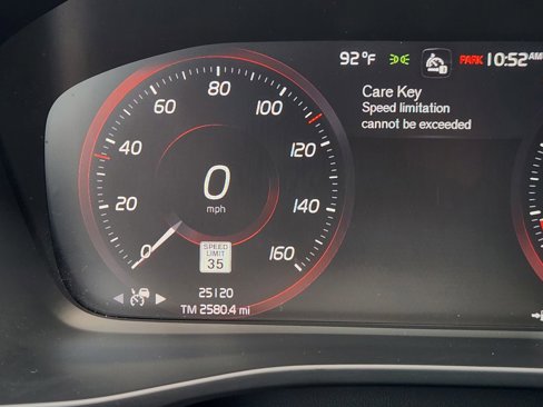 Used 2021 Volvo XC40 T5 R-Design w/ Advanced Package image 15