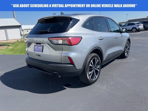 Used 2022 Ford Escape SE w/ SE Sport Appearance Package image 4