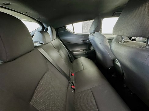 Used 2018 Toyota C-HR XLE image 26