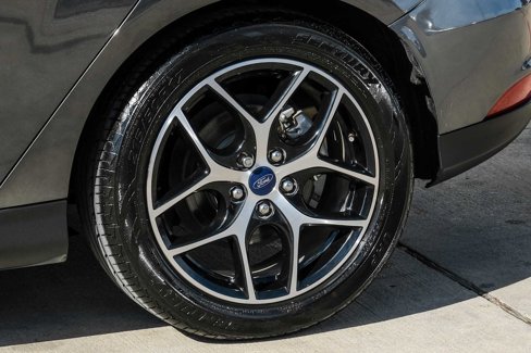 Used 2017 Ford Focus SEL image 47
