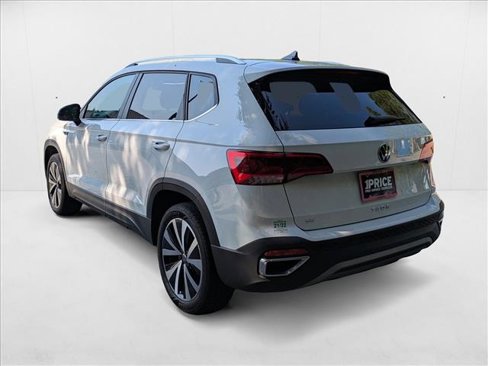 Used 2022 Volkswagen Taos SE image 6