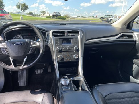 Used 2017 Ford Fusion SE w/ Equipment Group 201A image 17