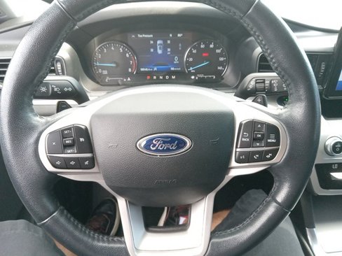 Used 2020 Ford Explorer XLT w/ Equipment Group 202A image 18