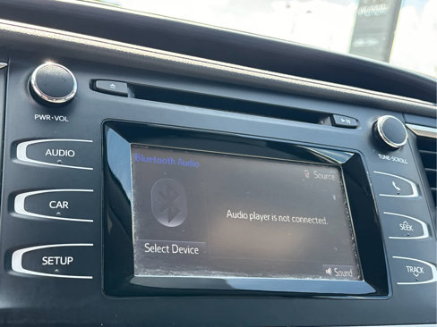 Used 2019 Toyota Highlander LE image 16