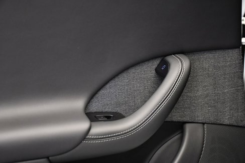 Used 2022 Tesla Model S image 36