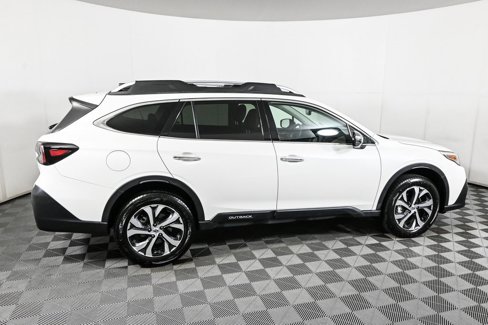 Used 2022 Subaru Outback Touring image 2