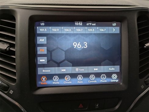 Used 2022 Jeep Cherokee Latitude Lux w/ Sun & Sound Group image 16
