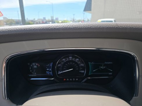 Used 2016 Lincoln Navigator Select image 21