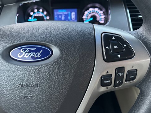 Used 2015 Ford Taurus SE image 27