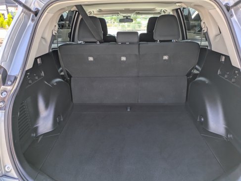 Used 2018 Toyota RAV4 XLE image 10