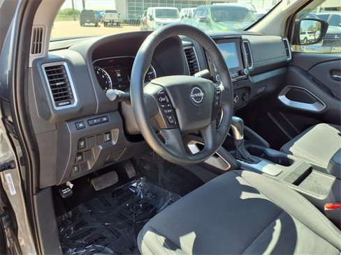 Used 2022 Nissan Frontier SV image 18