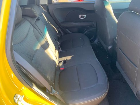 Used 2016 Kia Soul + image 13