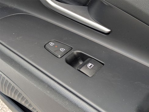 Used 2024 Hyundai Elantra Limited image 36