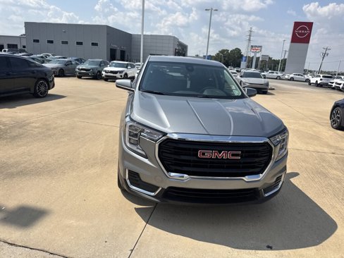 Used 2023 GMC Terrain SLE w/ LPO, Floor Liner Package image 7