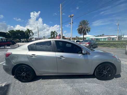 Used 2013 MAZDA MAZDA3 i SV image 9