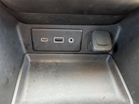 Used 2023 GMC Terrain SLE w/ Driver Convenience Package image 21