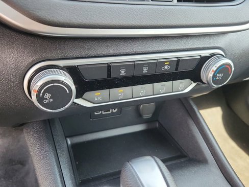 Used 2022 Nissan Altima 2.5 SV image 25
