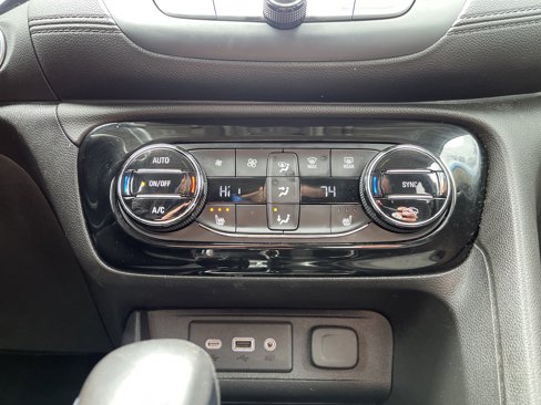 Used 2021 Buick Encore GX Select image 28