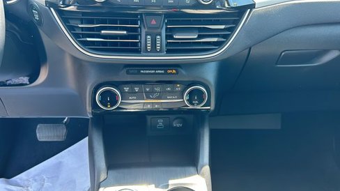 Used 2022 Ford Escape SE w/ SE Sport Appearance Package image 21
