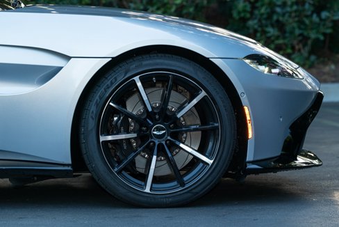 Used 2023 Aston Martin V8 Vantage Roadster image 24