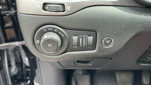 Used 2021 Jeep Cherokee Limited w/ Elite Package image 16
